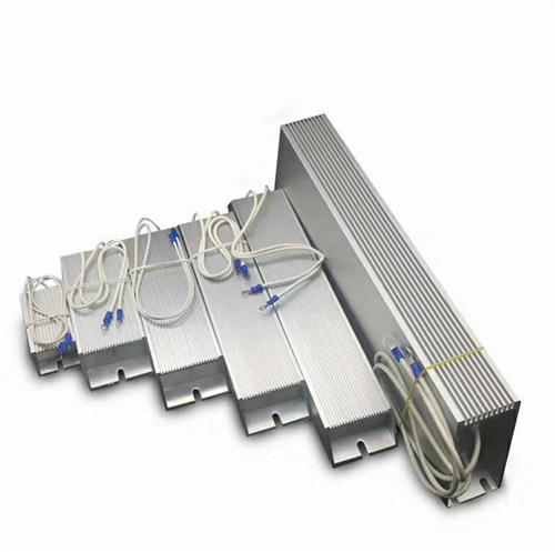 鋁殼電阻，外殼采用鋁合金（金鋁殼），表面有散熱槽